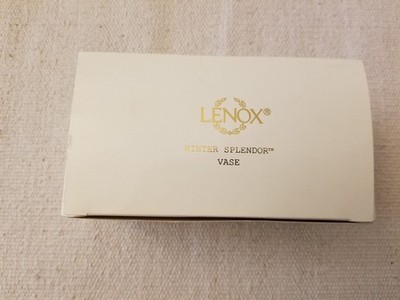 Lenox Winter Splendor Vase & Mikasa Ruffles Basket
