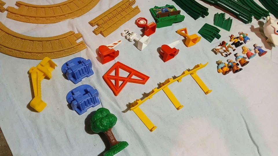 Vintage Huge Geo Trax N Geo Air Lot Central Station Barn Bridge Expansions Plane - Image 4 of 4