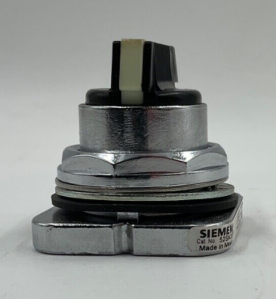 Furnas Electric 52SA2CAB Selector Switch 3 Position C Cam Short