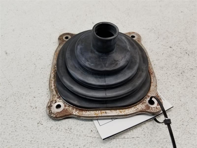 03-07 INFINITI G35 Coupe Manual Transmission Shifter Rubber Boot