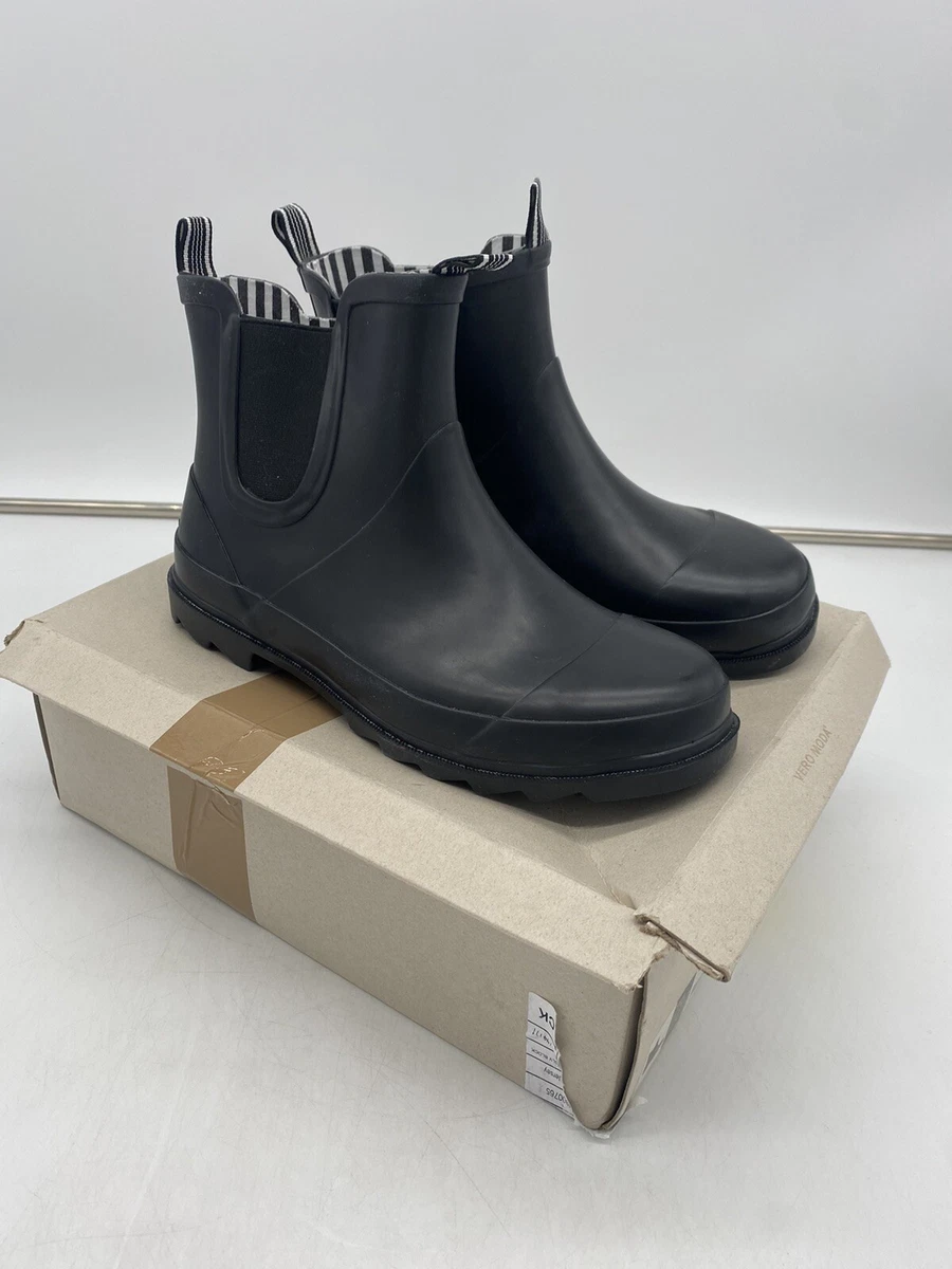 Bottines femme à semelle crantée et col chaussette noir