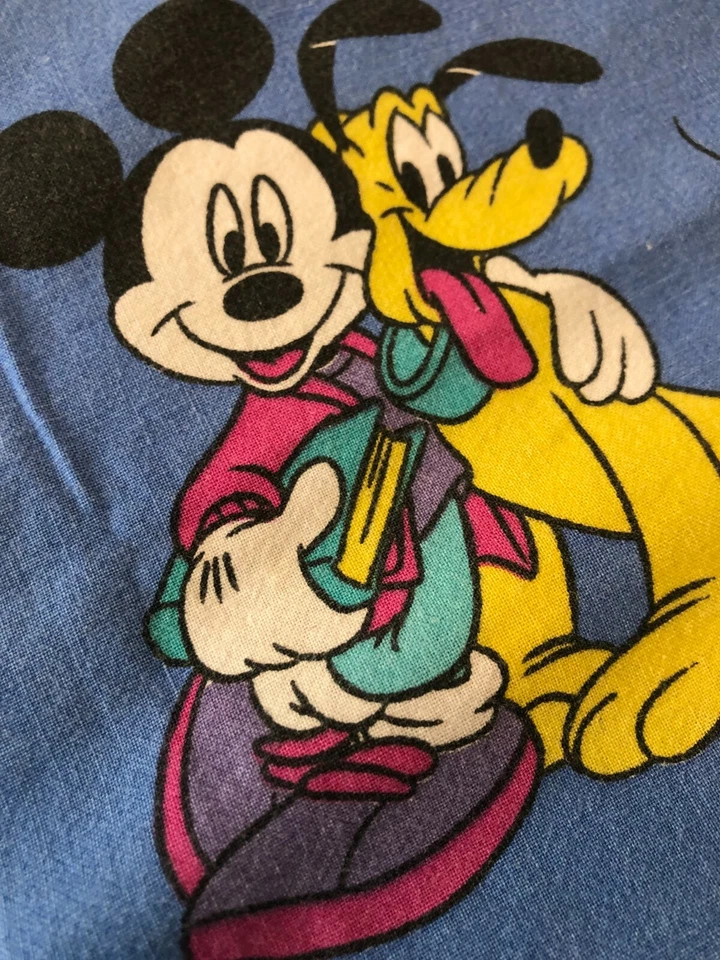 Edredones de tela Disney de colección RARO Mickey, Plutón y estrellas en diseño azul Foto 3 de 4