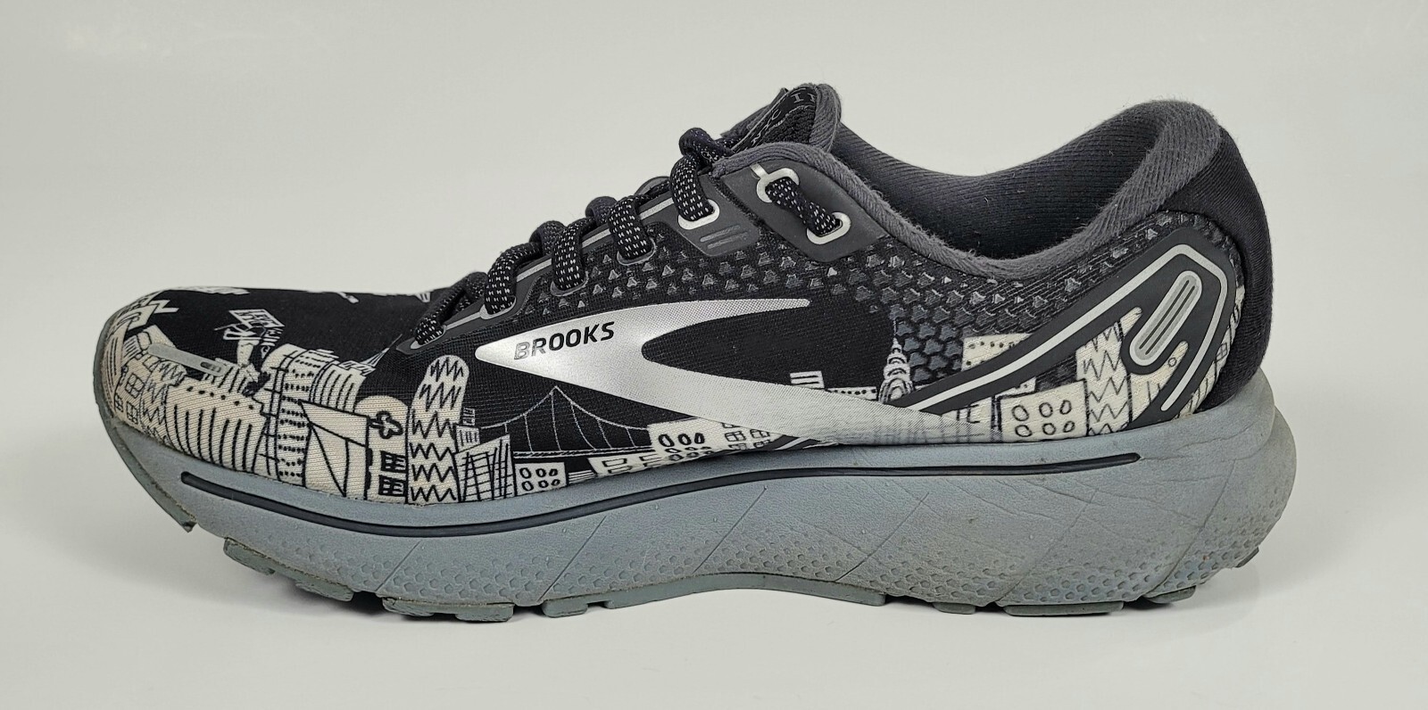 Brooks Ghost 14 NYC Marathon Black White Gray Womens 8 Athletic Running