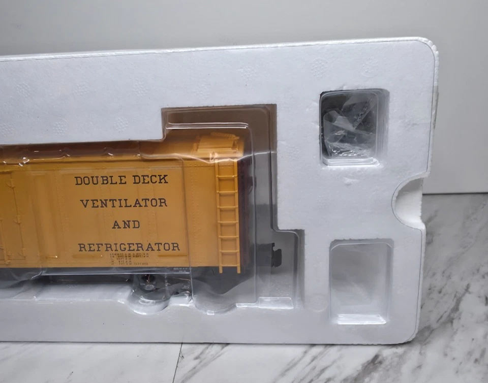 Atlas O 40 ' Steel Reefer Car #8511-1 Fruit Growers Express 3 Rail OLD STOCK - Image 4 of 4