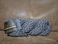 Cascade Yarns Color 9402 Gray 100% Peruvian Highland Wool New