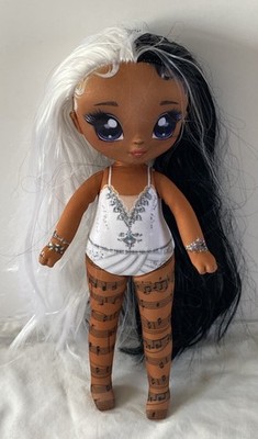 Na Na Na Surprise Musik Thema Puppe schwarz weiße Haare MGA Modepuppe