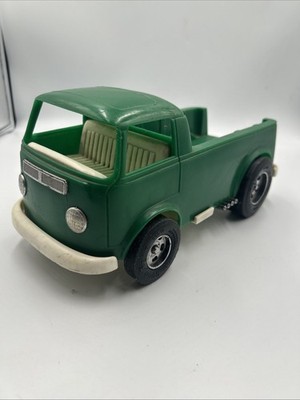 VINTAGE 1972 HAWK MODEL CO. GREEN PLASTIC VW 11'' PICK UP TRUCK
