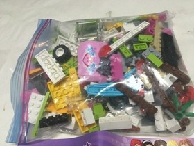 Lego Friends Set 3184 1 & 2  Adventure Camper may not be Complet w/ instr no box
