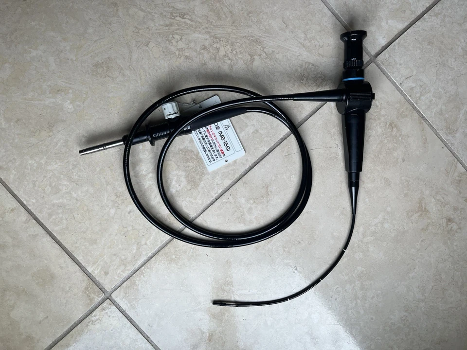 Rinolaringoscopio de fibra Olympus ENF tipo P3 con estuche Foto 3 de 4