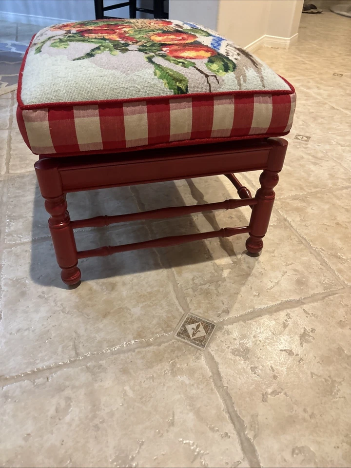 Banco/taburete hecho a mano bordado a punta de aguja francés de colección Foto 4 de 4