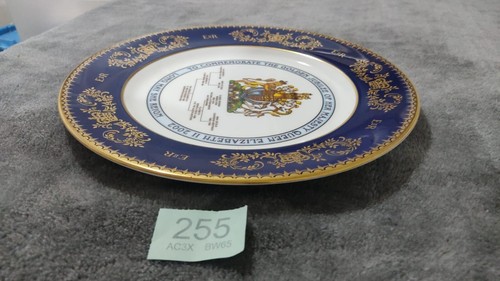 Aynsley Fine Bone China Plate to Commemorate the Golden Jubilee Queen Elizabeth - Picture 4 of 9