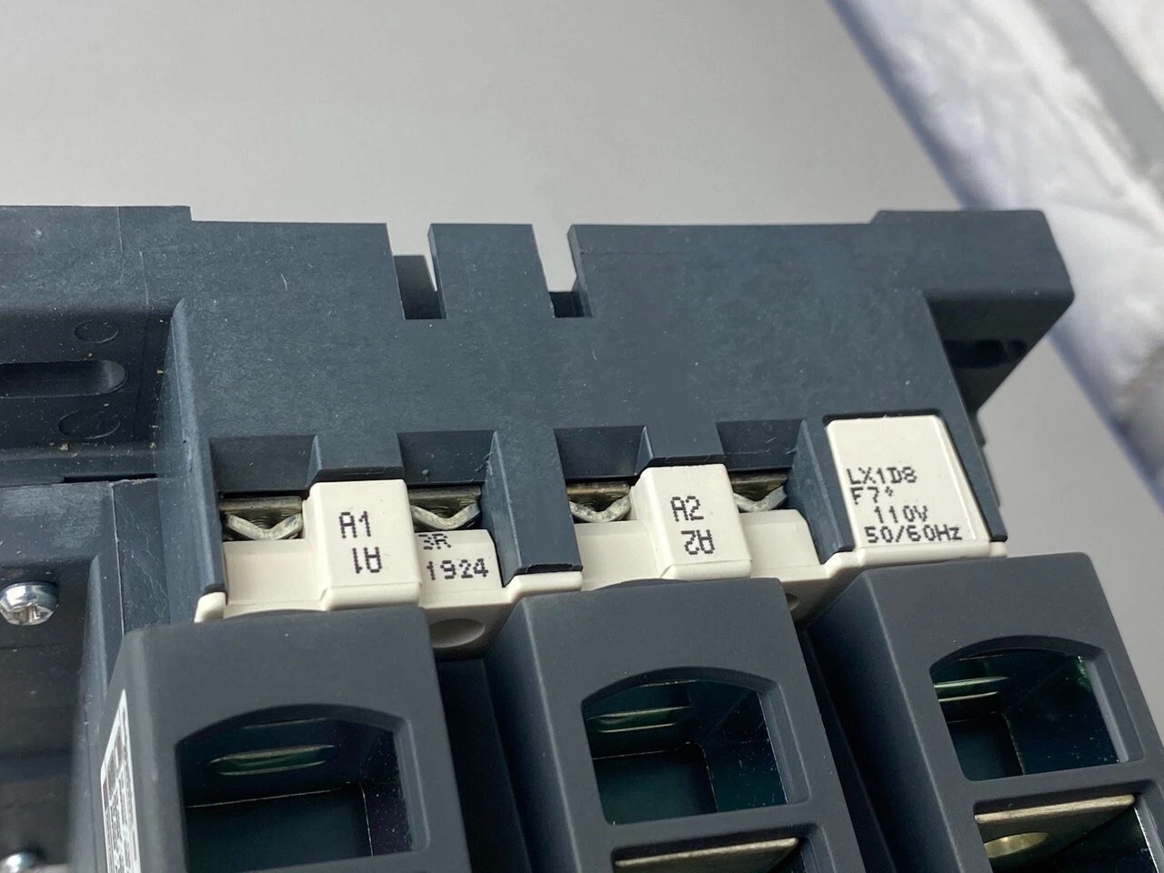 Contactor TeSys Deca LC1D115F7C 3P(3NO) AC-3/AC-3e 440V 115A 110V AC 50/60Hz 3389110377088 - thumbnail 4