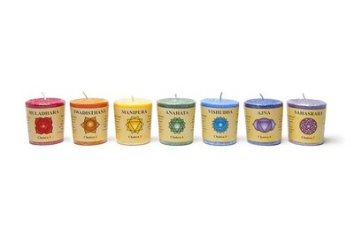 7 Chakra Kerzen in Box mit ausführlicher Chakrainfo