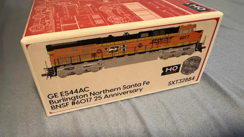 HO ScaleTrains Nietzähler GE ES44AC BNSF #6017 25th Anniversary DC/DCC Neu in OVP - Bild 2 von 4