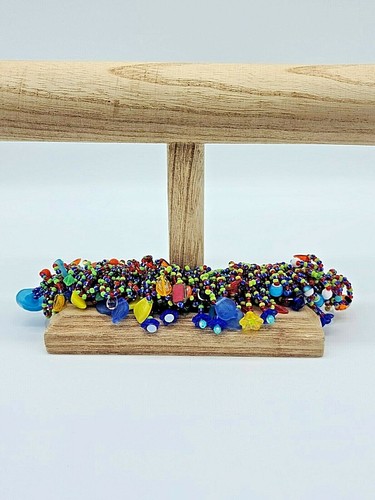 Vibrante Pulsera de Cuentas de Semillas Multicolor con Acentos de Cuentas de Flor, Hoja y Cristal - Imagen 2 de 11