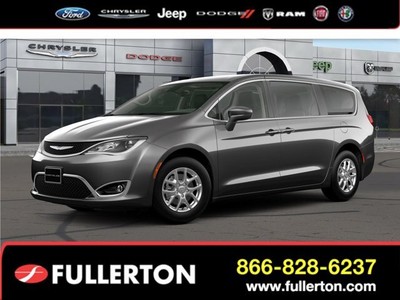 2020 Chrysler Pacifica Touring 2020 Chrysler Pacifica, Granite Crystal Metallic Clearcoat with 19 Miles availab