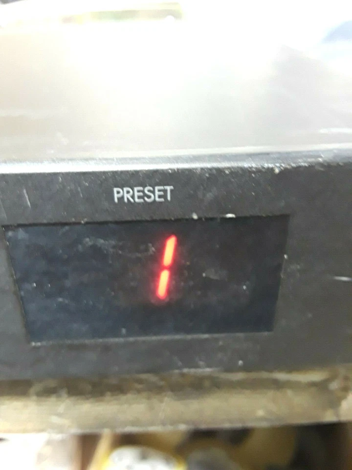 Oxmoor DEQ-1 High Resolution Programmable Equalizer - Image 3 of 4