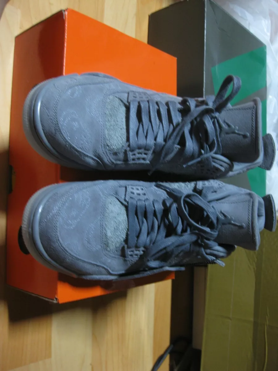 Nike store kaws 4