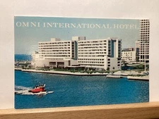 Omni International Hotel: Norfolk, VA - Vintage Postcard