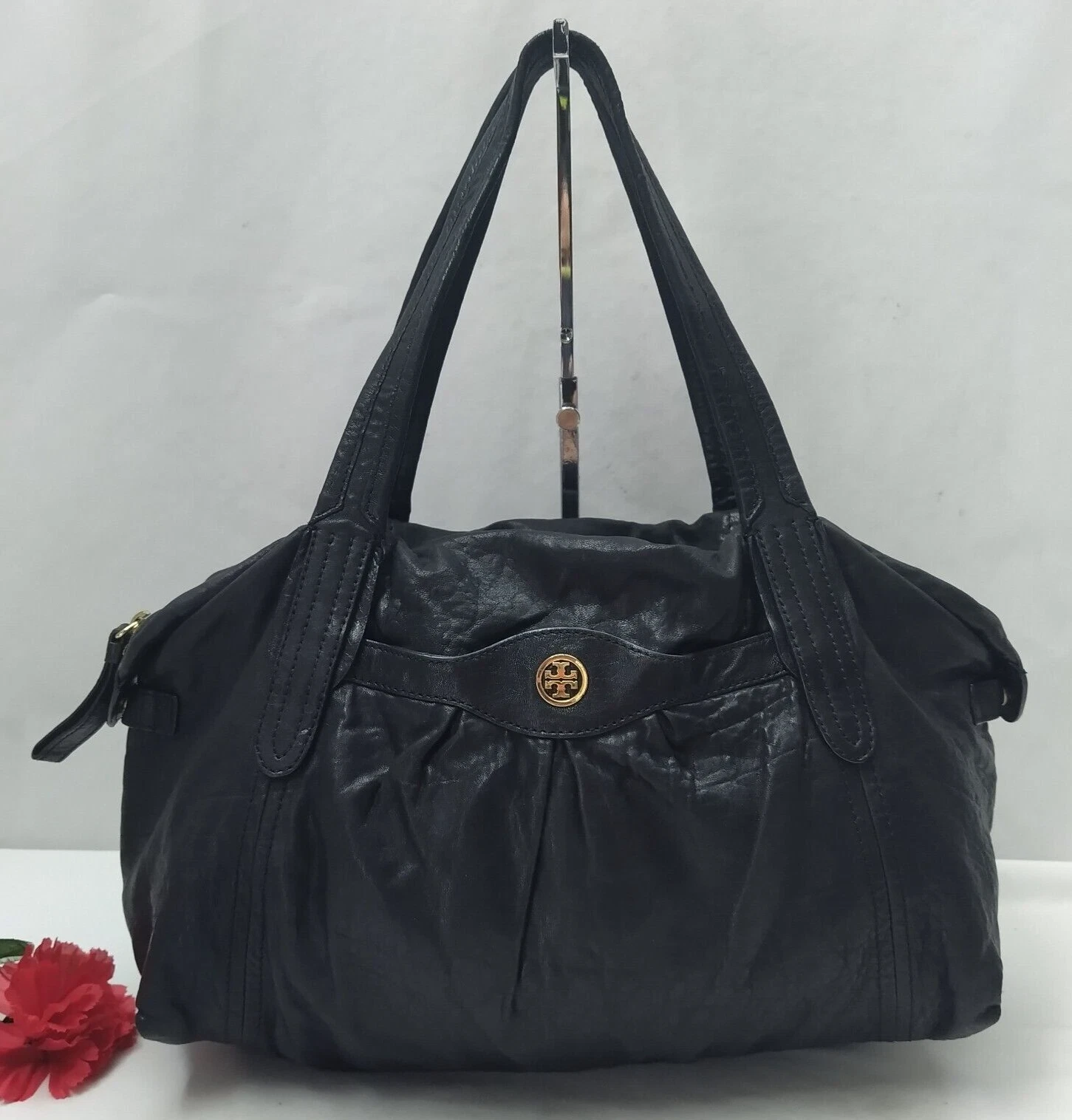 Borsa a tracolla Tory Burch nera in morbida pelle doppio manico con specchio