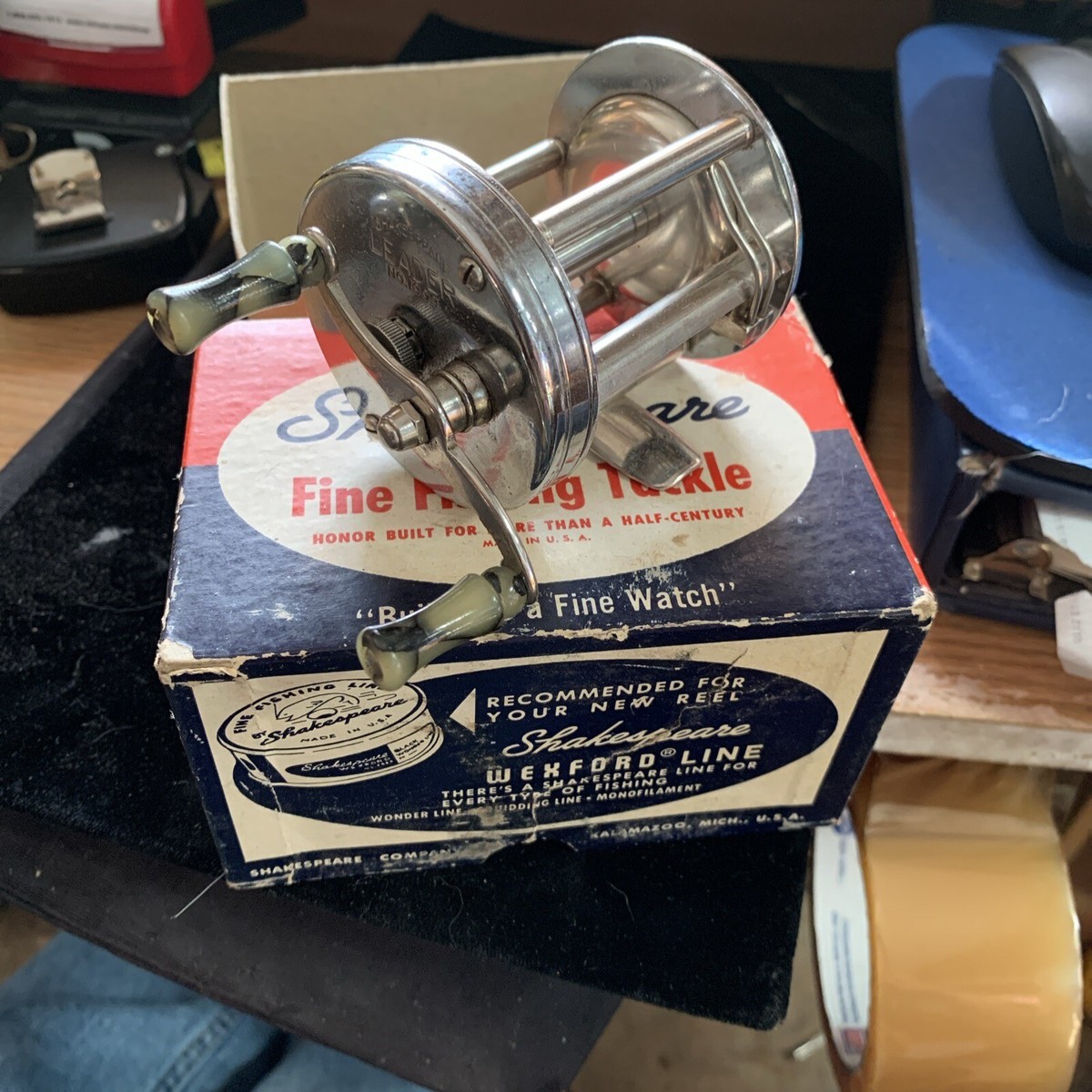 オールドリール、ビンテージ、シェイクスピアLEADER☆ Vintage Shakespeare Fishing Reel #1909 Leader FD W/Box Vg+ Or