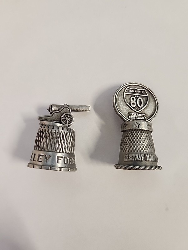 Two Pewter Travel Souvenir Thimbles, Valley Forge And Kearney Nebraska 