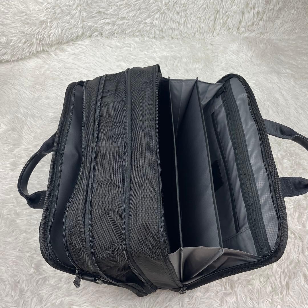 TUMI Alpha Expandable Computer Briefcase Black Ny… - image 19