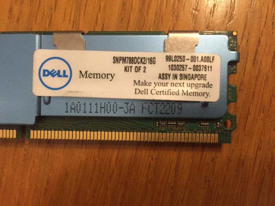 Micron MT72HTS1G72FZ-667H1D6 / 8GB 4RX4 PC2-5300F-555-12-ZZ Memoria / Kit di 2 - Immagine 3 di 4