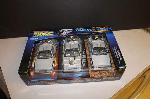 Welly Diecast scala 1:24 Delorean Ritorno al Futuro set di 3 auto mai aperte