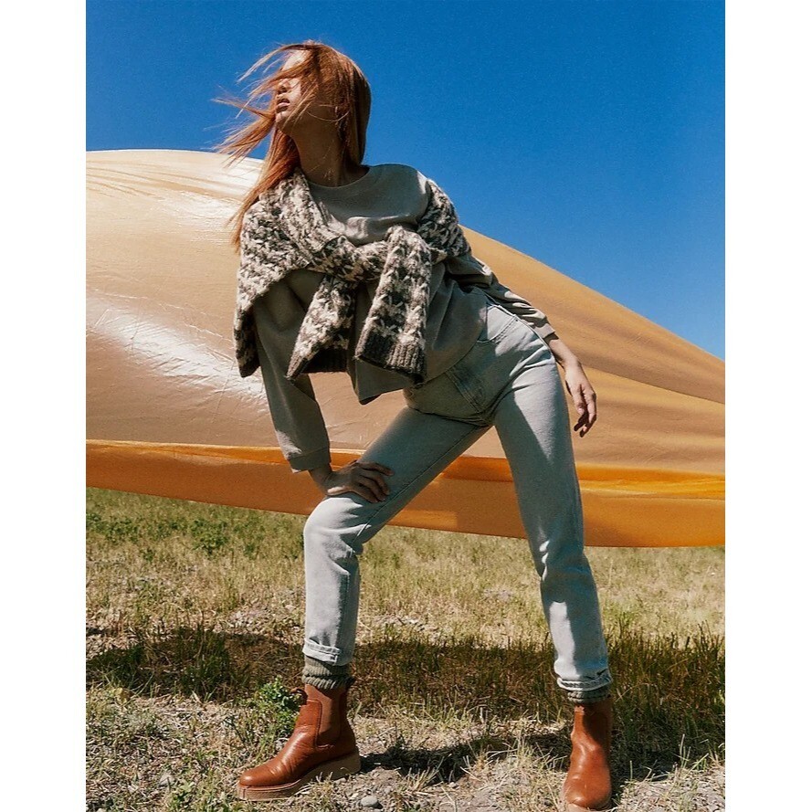 Madewell The Camryn Chelsea Boot in Leather in English  display picture 3