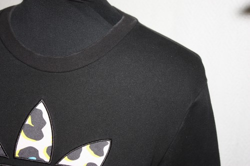 Adidas Youth Sz XL Black Sweatshirt Pink Animal Print Logo - Picture 3 of 6