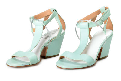 靴 Maison Margiela Heel Sandal Maison Margiela Tabi Pump Sandals in Black | WE ARE ICONIC