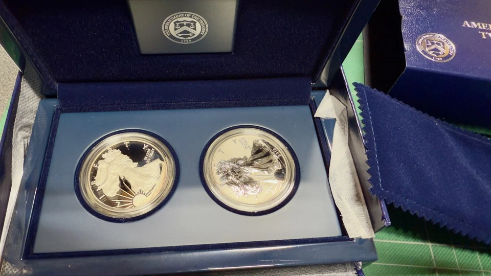 2012 S REVERSE PROOF SILVER EAGLE 2 COIN SAN FRANCISCO SET WITH BOX/COA - Image 2 of 4