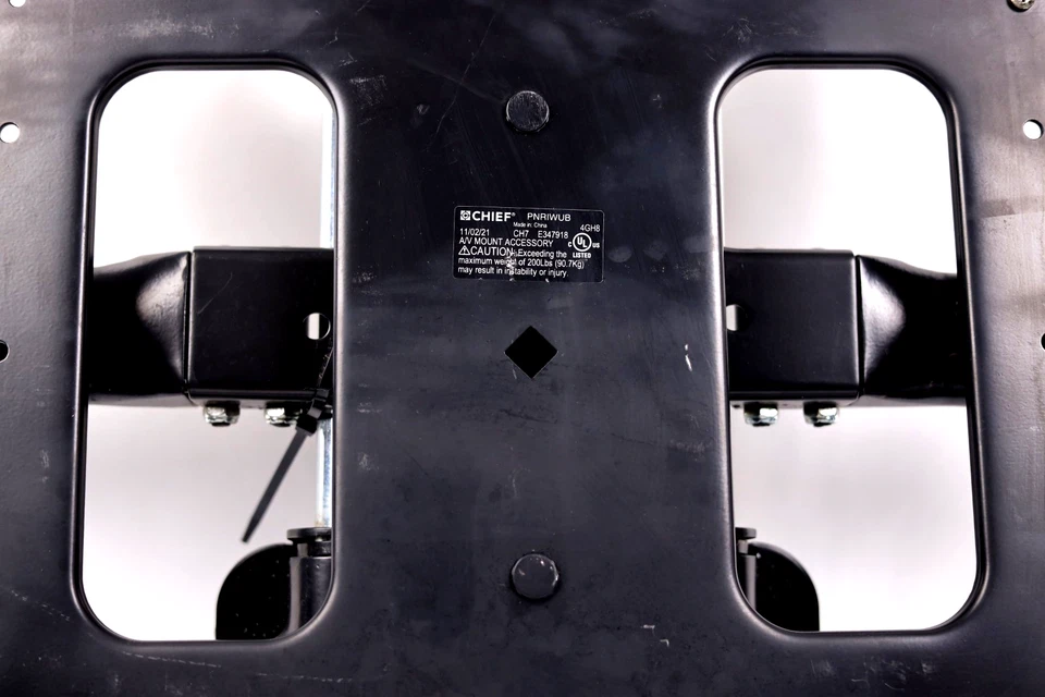 Chief PNRIWUB Large Swing Arm In-Wall TV Mount (Universal, 22 inch Ext) k400 - Image 3 of 3