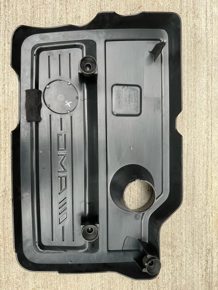 Mercedes-Benz C117 CLA45 GLA 45 AMG Engine Cover A1330105500 — 第 4/4 张图片