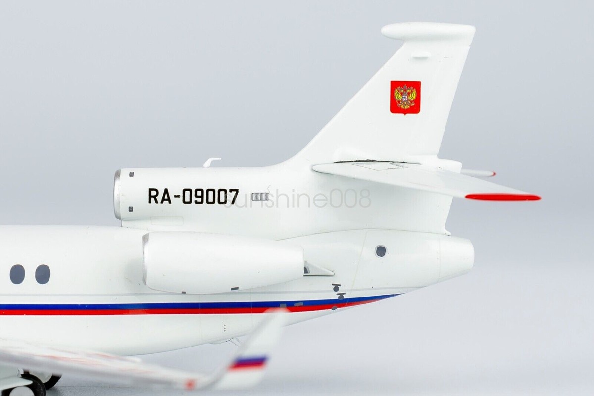 1:200 NG Models NG71013 POCCNR Dassault Falcon 7X RA-09007