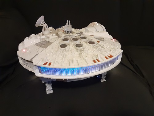 Hasbro Millennium Falcon 2004/Customized With Color Changing LED Lighting - Picture 18 of 24