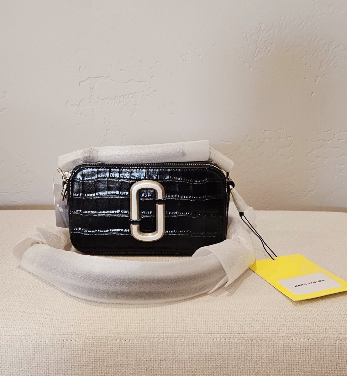 Marc Jacobs THE CROC-EMBOSSED SHOULDER SNAPSHOT - Black | eBay