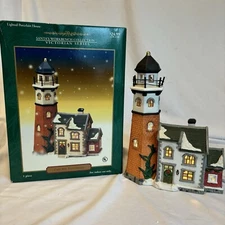 SANTA’S WORKBENCH COLLECTION CLASSIC SERIES CAPE MAY LIGHTED- BEAUTIFUL!