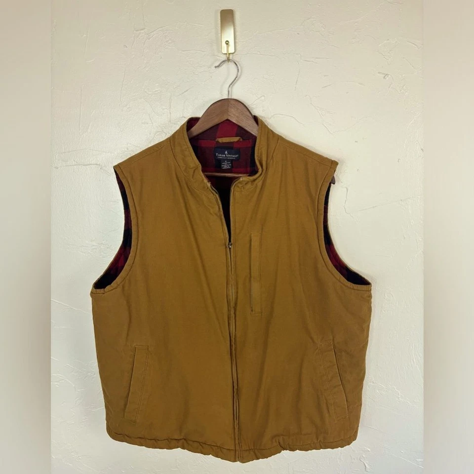 TAILOR VINTAGE CONNECTICUT Heavy Canvas Outdoor Quilted Vest Red Plaid XL Brown - Image 4 of 4