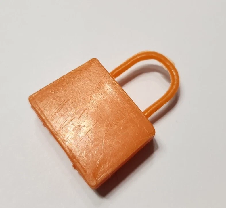 BARBIE DOLL ACCESSORIES ORANGE SMALL SUITCASE TRAVEL CASE OPENS TOMMY KELLY - Image 2 of 3