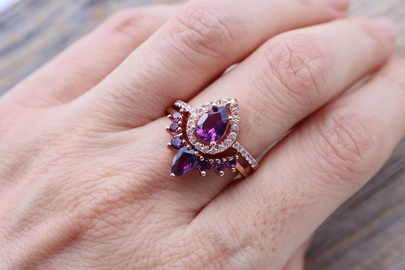 Juego de anillos de boda nupciales vintage de amatista pera natural enchapados en oro rosa en plata Foto 2 de 4