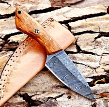Custom HandMade Damascus Hunting Skinning Knife /Hand Forged Damascus Steel 2893