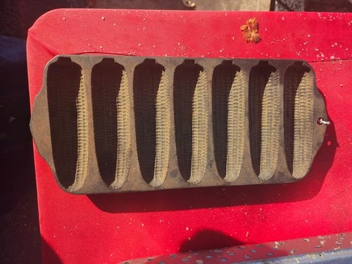 Griswold 273 Crispy Corn Stick Pan Erie PA USA 930 Cast Iron 7 Stick 13”x5.75"