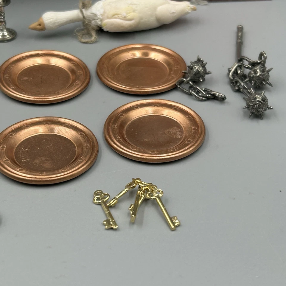 Small lot Dolls House 1:12 scale furniture and accessories suitable for pub - Image 4 of 4