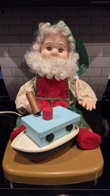   VINTAGE SANTA S BEST ANIMATED CHRISTMAS BOAT MAKER ELF   TESTED & WORKING  