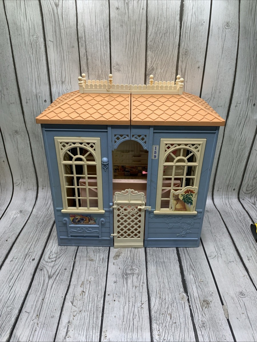 BARBIE Vintage 1998 Fold Out Doll Dream House Family Cottage Mattel Mexico  RARE