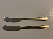 2 Flat Handle Butter Spreader Knives Reed Barton Silverplate