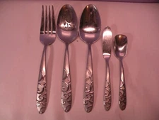 Oneida Silver Bohemian 5 Piece Hostess Serving Set Forks Spoons Butter Knife GA4