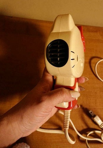 HELLO KITTY Hair Dryer RED Vintage 1976 Rare 800W SANRIO Used Japan F/S - Picture 2 of 4